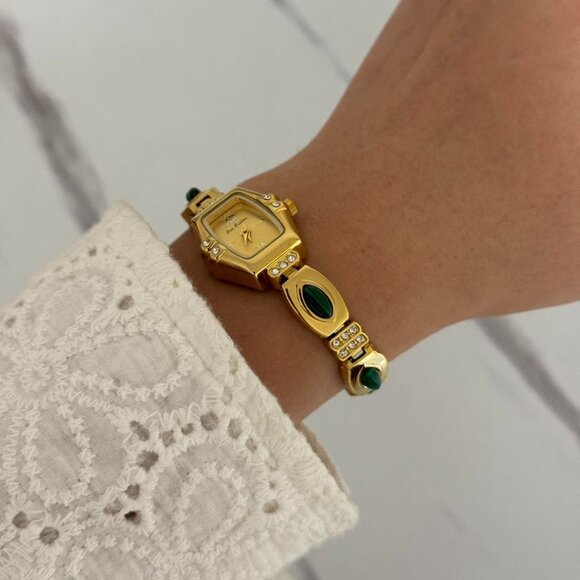 SKU:0071 gold mini watch green natur stone zircon stone + in a gift box - Picture 7 of 9